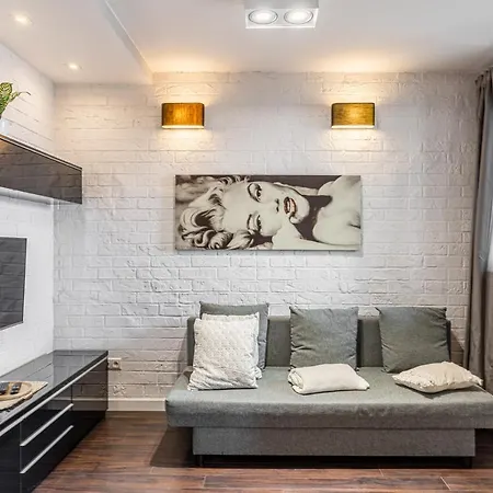 Daire Spacious Ac View Pokorna 2 Parking *