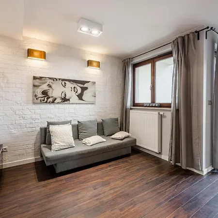 Spacious Ac View Pokorna 2 Parking Daire Varşova